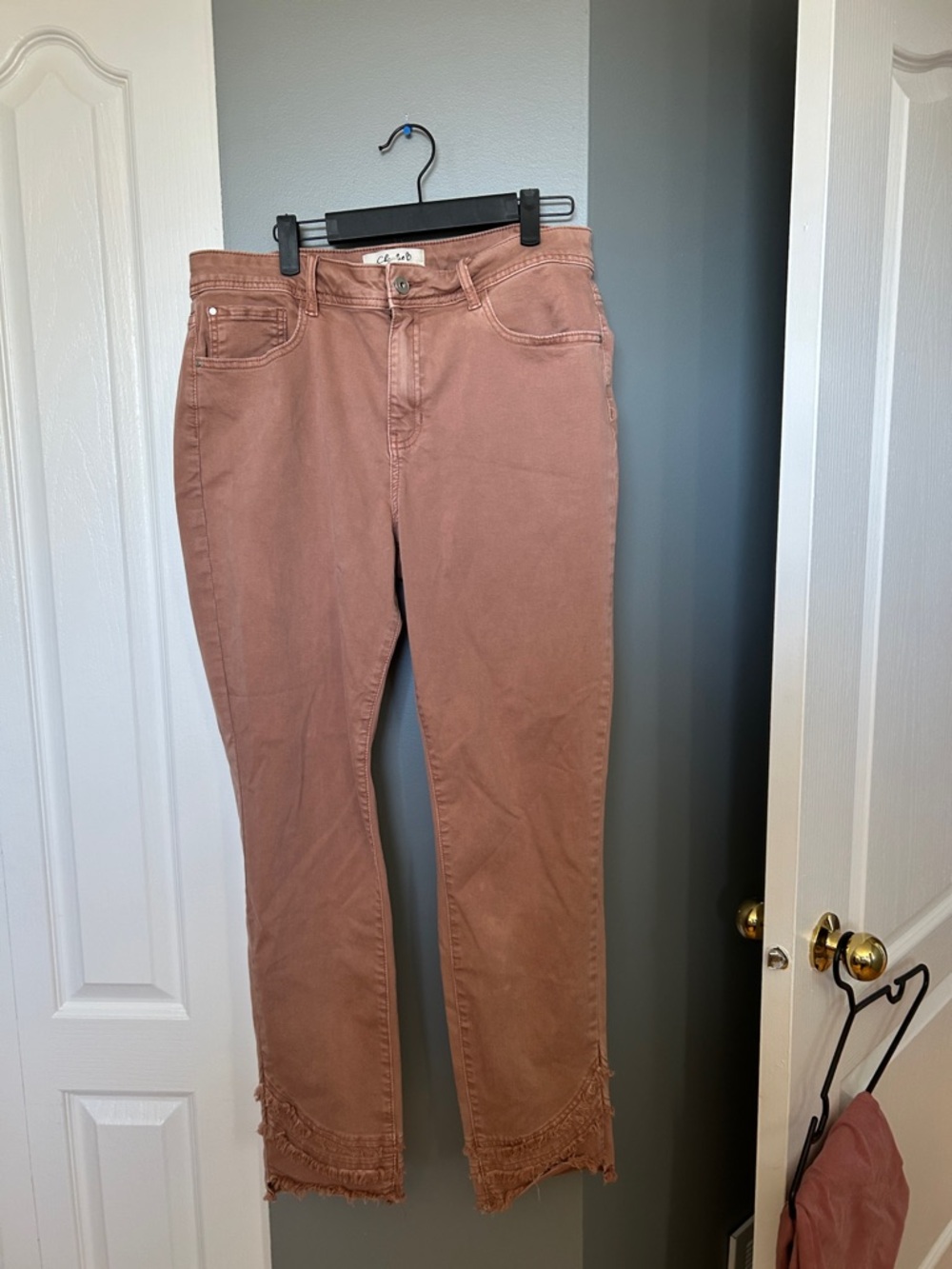 CHARLIE B Cropped Frayed Hem Jeans in Rust